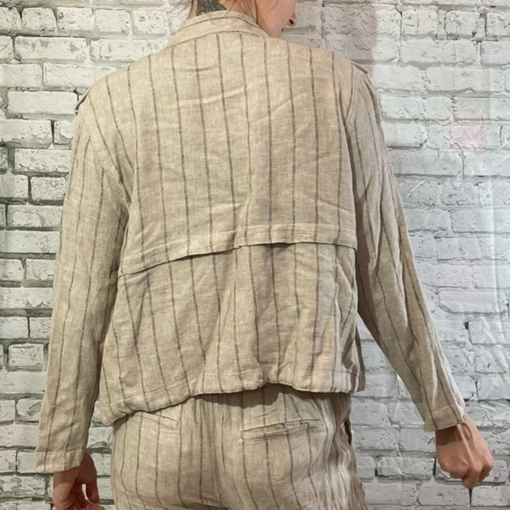 VINCE CAMUTO Light Stone Stripe Blazer Small - Picture 5 of 12